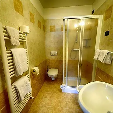 Garni Cecilia